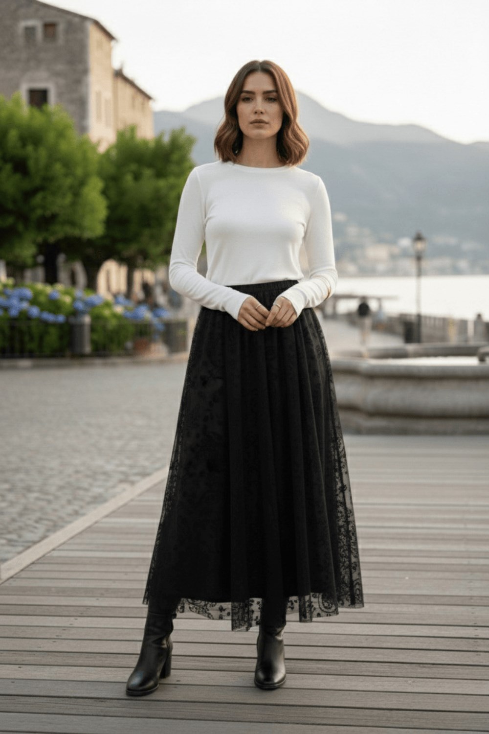 Dantel Detaylı Asimetrik Etek